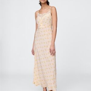 GAP Cream Slip with Yellow Floral Lace Trim